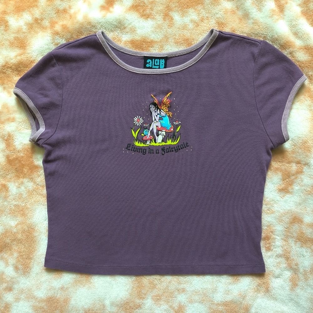 Y2K Vintage aLab Living In A Fairytale Cropped Ringer Tee